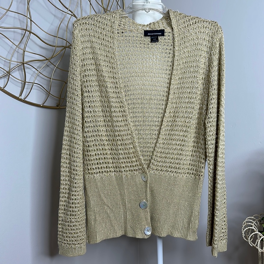 GUC Ashley Stewart Metallic Gold/tan 3 Button V Closure Knit Cardigan, 14/16